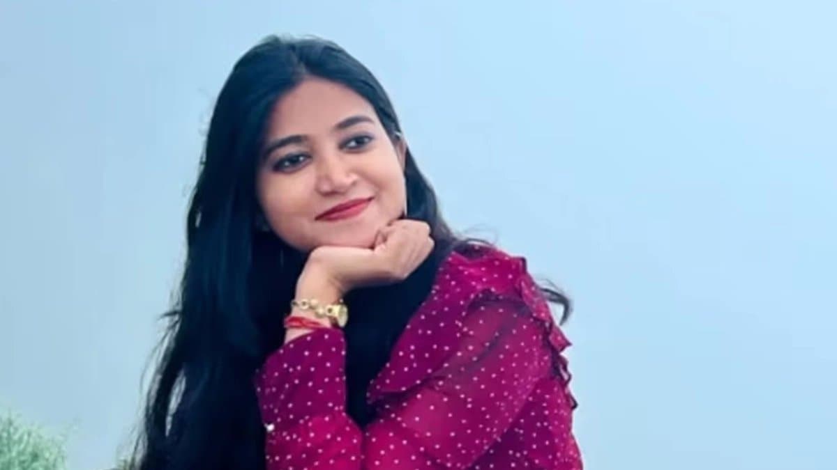 Meet IAS Sweta Bharti who worked none hours daily while preparing for UPSC