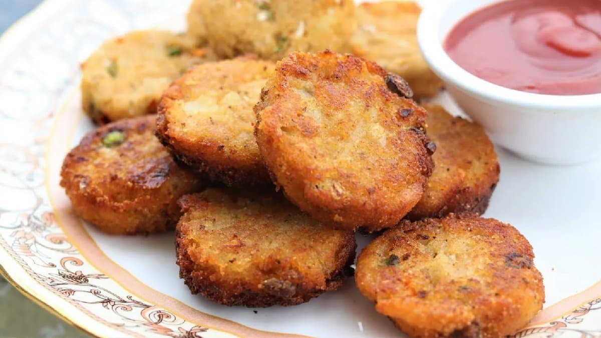 how to make poha and potato pakoda at home lif