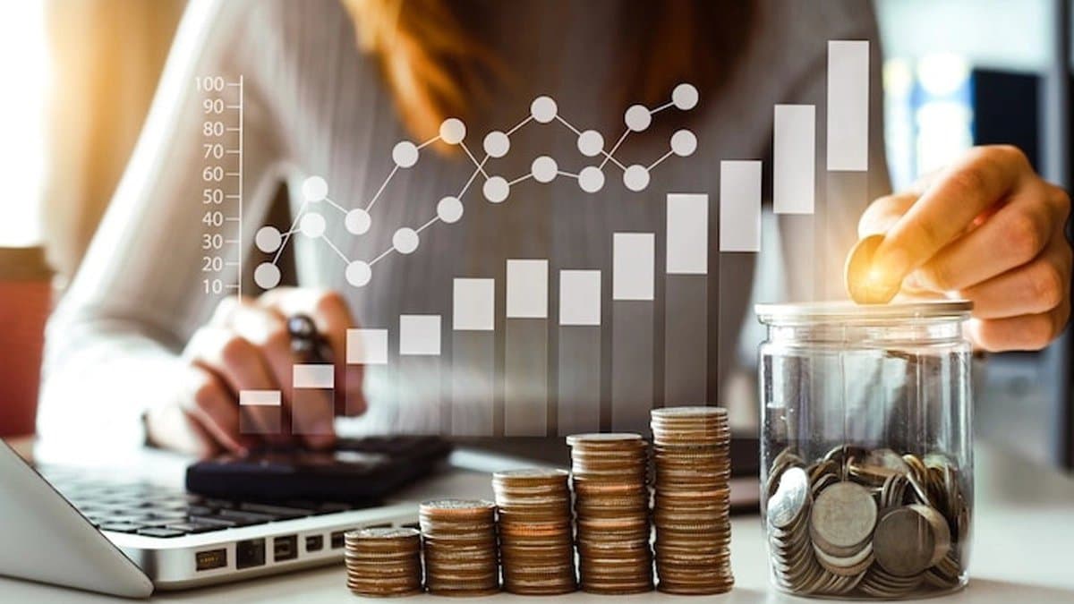 If a couple earning over one lakh per month can build above 1 crore in 10 years