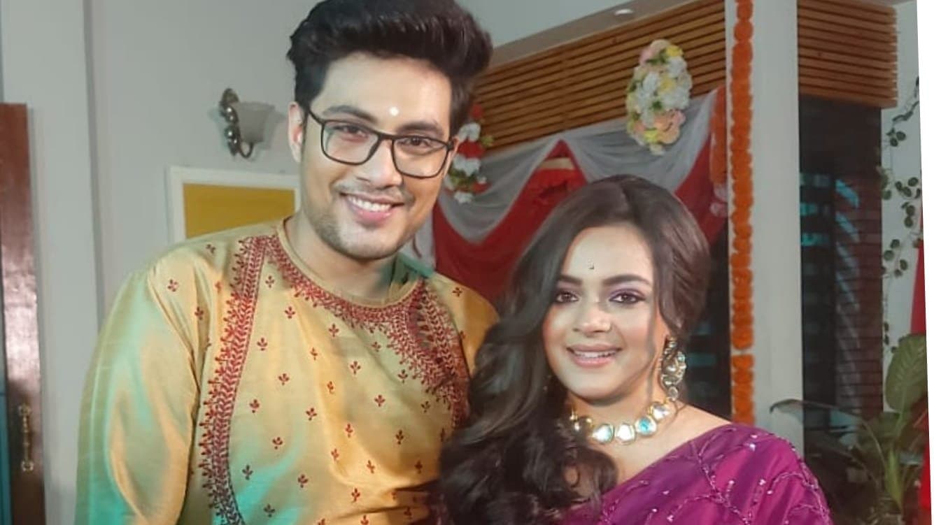 এক পলকে ১০০ পর্ব পার দীপ্তেশ-নীলার, শুটিংয়ের ফাঁকে কেমনভাবে হল সেলিব্রেশন?