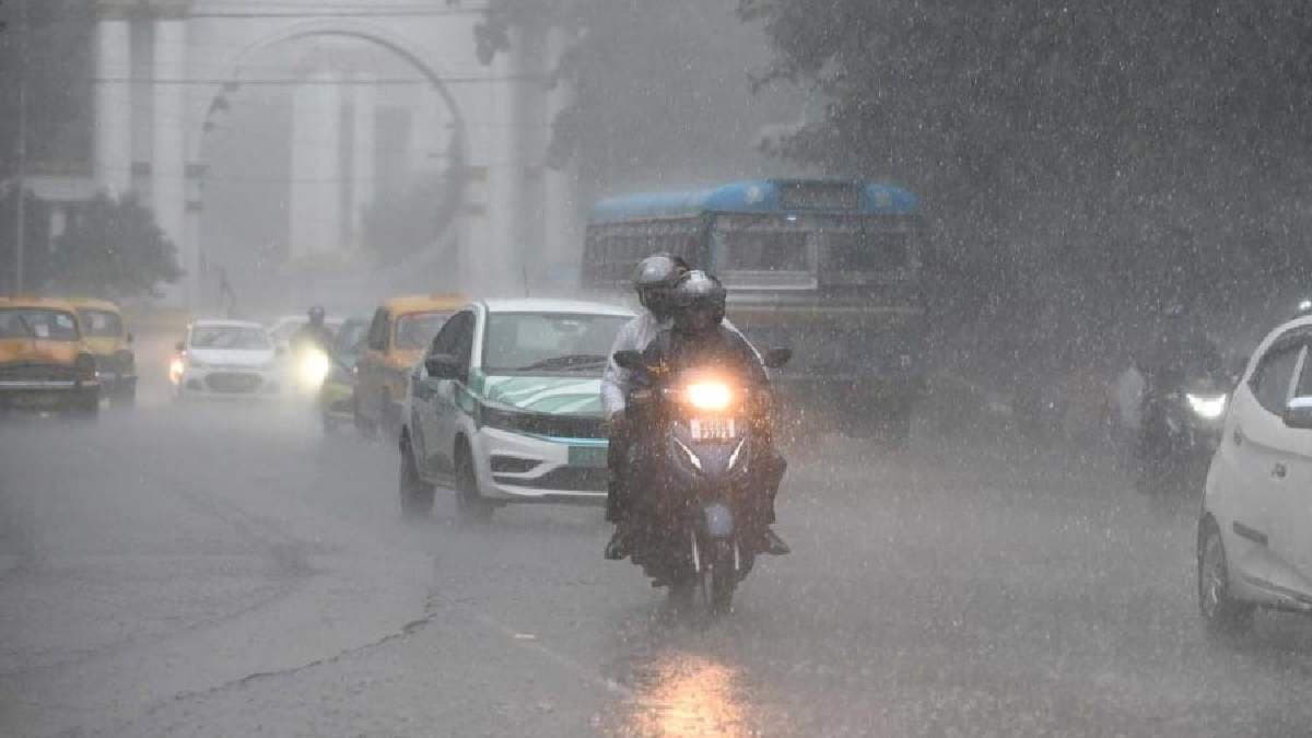 IMD Weather Update this Four Districts of West Bengal face Heavy Rain in Next Three Hours