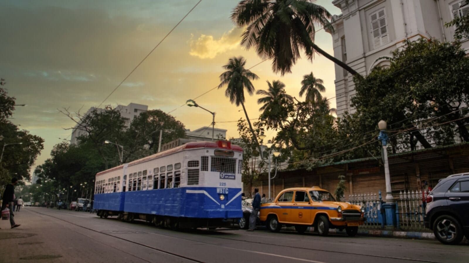 শহরে আরও কমছে ঐতিহ্যবাহী ট্রামের সংখ্যা, কেবল চলবে ধর্মতলা থেকেই