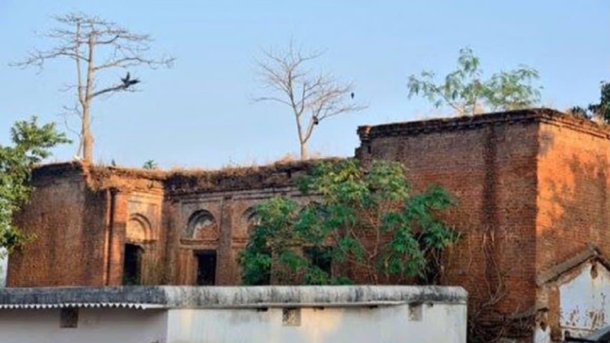 This palace is 200 years old and has 100 rooms but still no one lives in it what is the reason