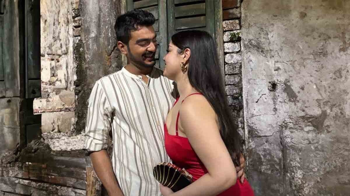 Actor Arnab Banerjee is in new realationship with saswati basu after separation with actress ipsita mukherjee ENT