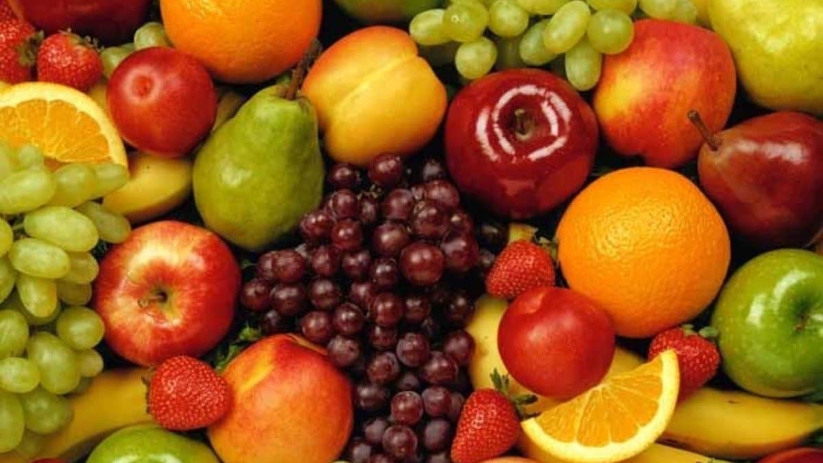 these fruits help you to lose weight and reduces craving for unhealthy snacks 