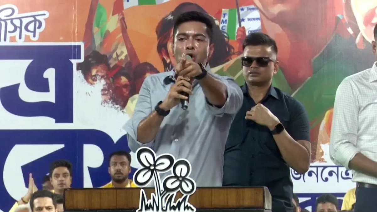 Abhishek Banerjee open challenged BJP from the stage of TMCP s foundation day program at Mayo road