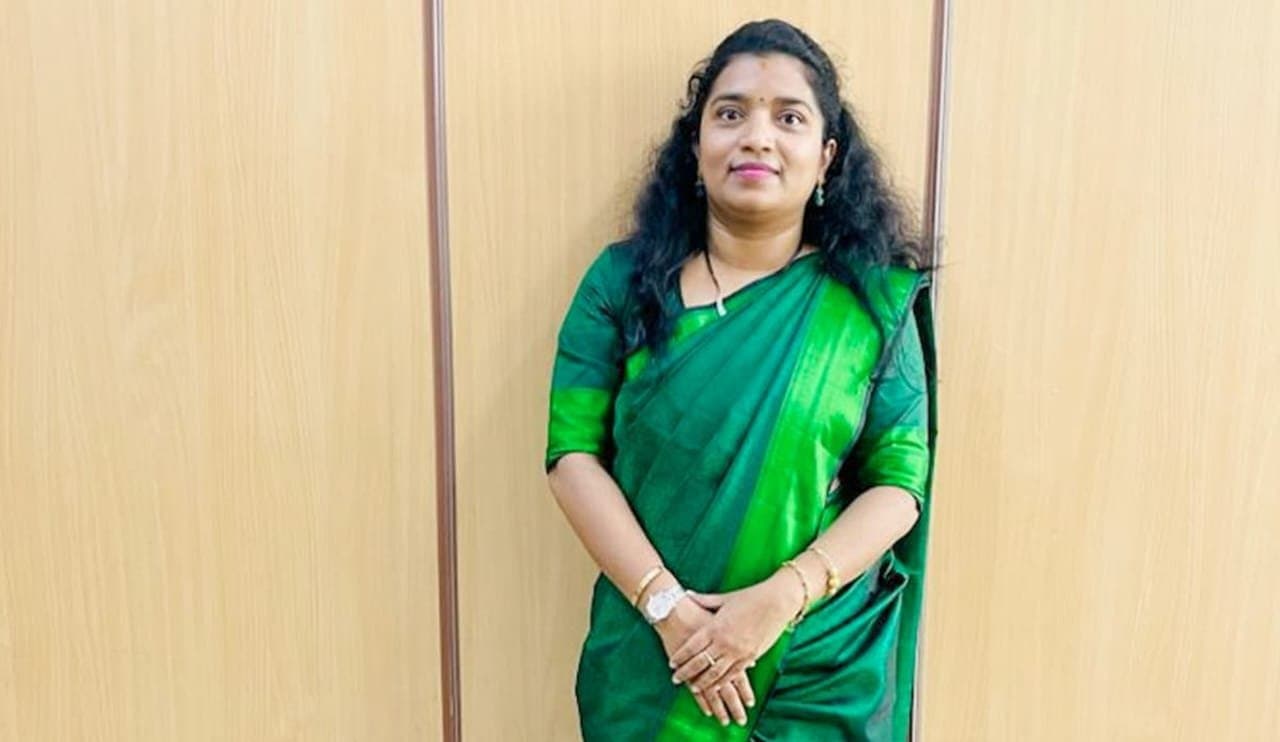 Karnataka:  বাড়িতে ঢুকে খুন কর্ণাটকের আধিকারিককে