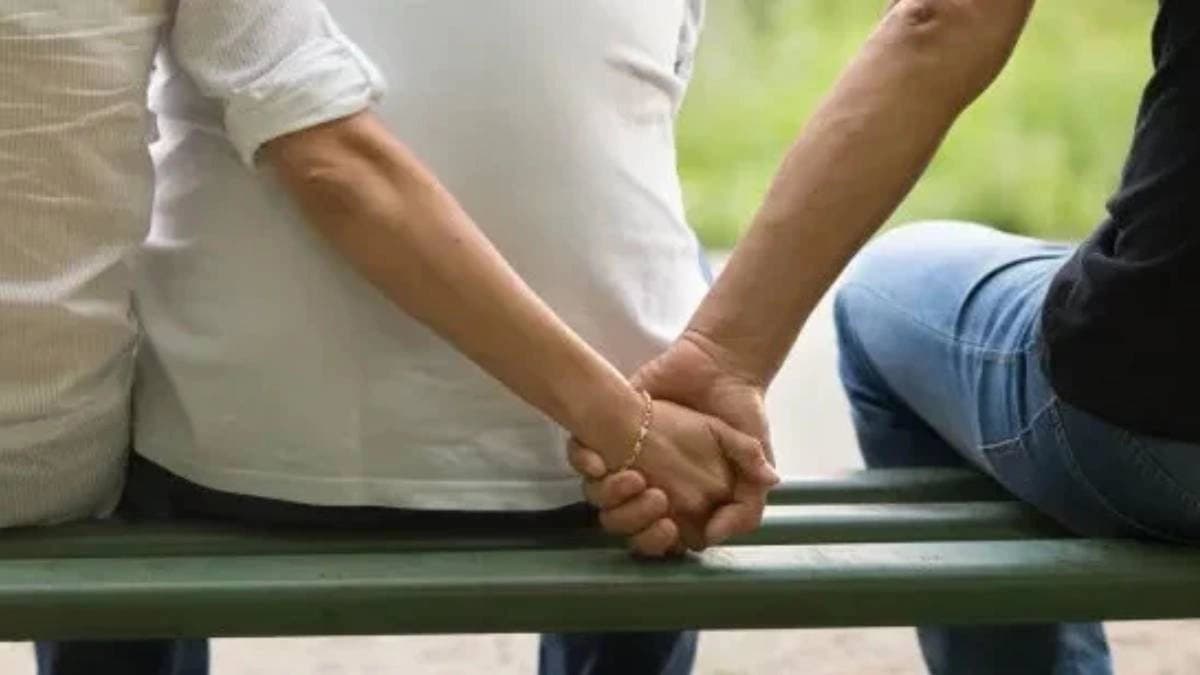 wife demanded 60 lakh to donate her kidney to husband