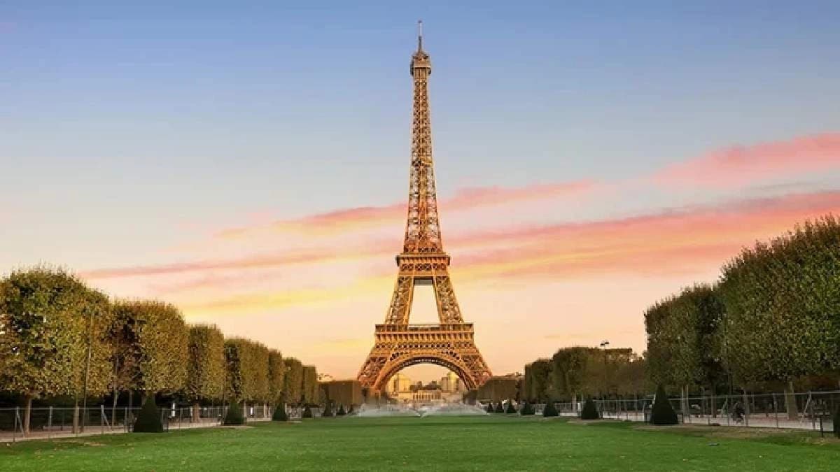 Why Paris Eiffel Tower has remained closed to tourists since October 2