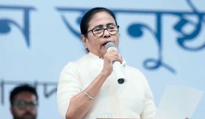 Mamata Banerjee: ইন্ডিয়া জোটের আসন নিয়ে মালদহের সভা থেকে কংগ্রেসকে আক্রমণ মমতার