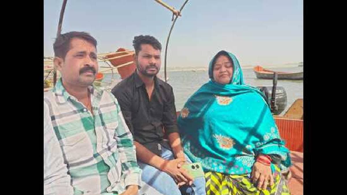 Pintu Mahara a boatman from Prayagraj earned 30 crores in just 45 days by boating at the Mahakumbh