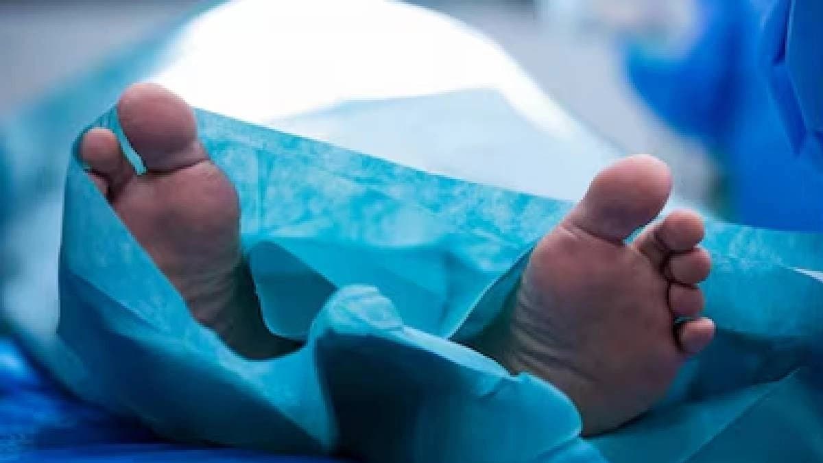 Train Driver Kept Blowing Horn But UP Sisters Didn’t Move From Track