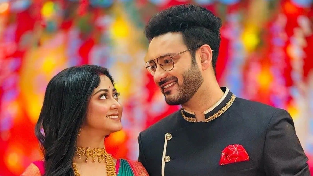 সুস্মিতার আরও ঘনিষ্ঠ সাহেব! বিশেষ দিনে সকলের সামনে 'কথা'-র সঙ্গে এ কী করলেন 'এভি'?
