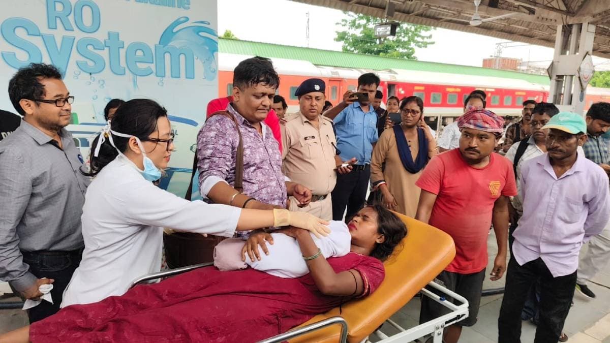 Mother gave birth a child inside an express train