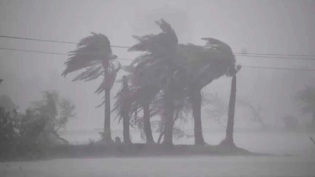 Cyclone Montha create over the Bay of Bengal makes heavy rain 