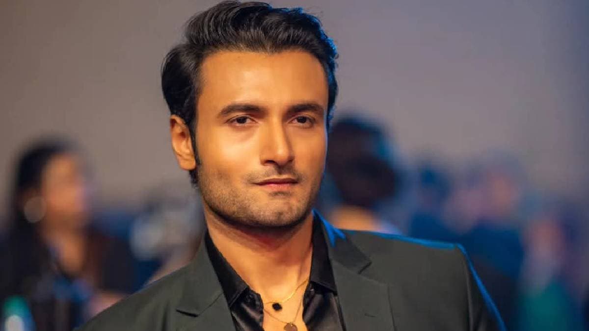 Bengali actor Sean Banerjee s Cryptic mask post  shocks fans