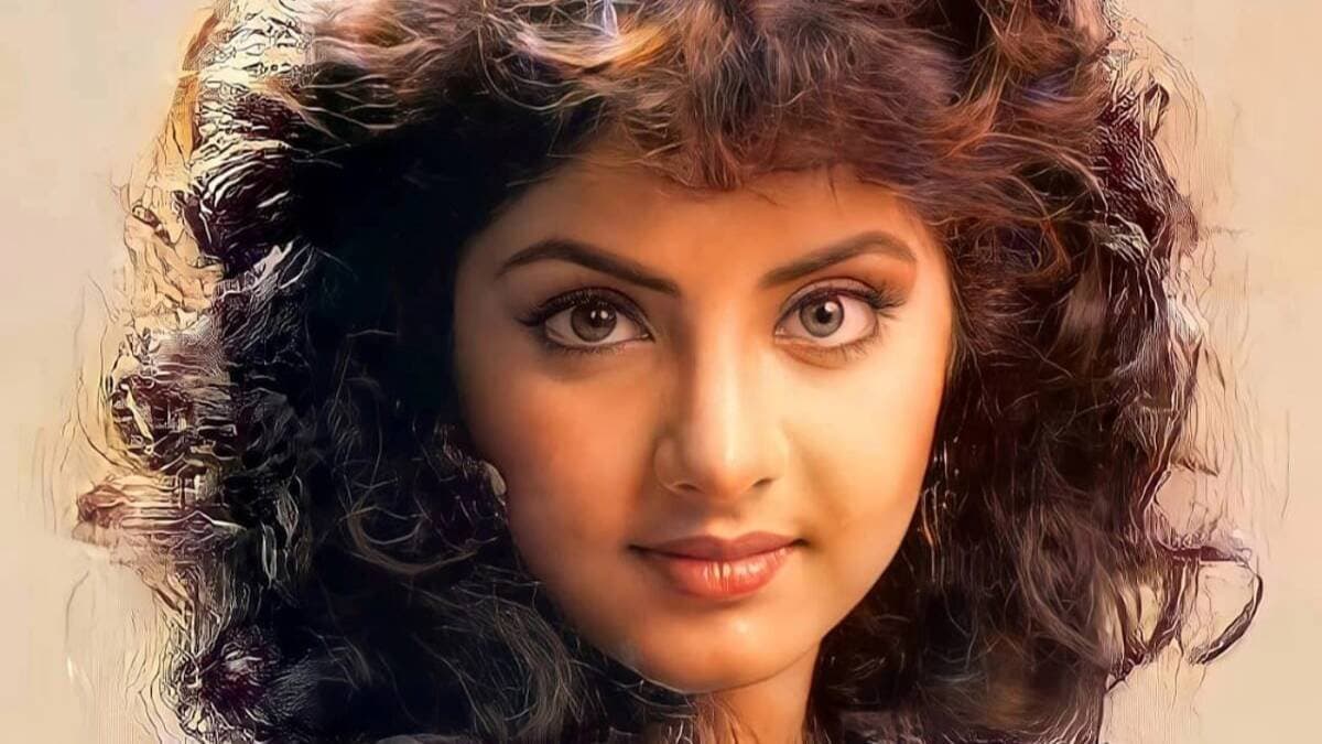 দিব্যা ভারতীর মৃত্যুর পরেই ফ্ল্যাটে হাজির এক রক্তমাখা বিড়াল! ৩১ বছর পর রহস্যমৃত্যু নিয়ে মুখ খুললেন কোন অভিনেত্রী?