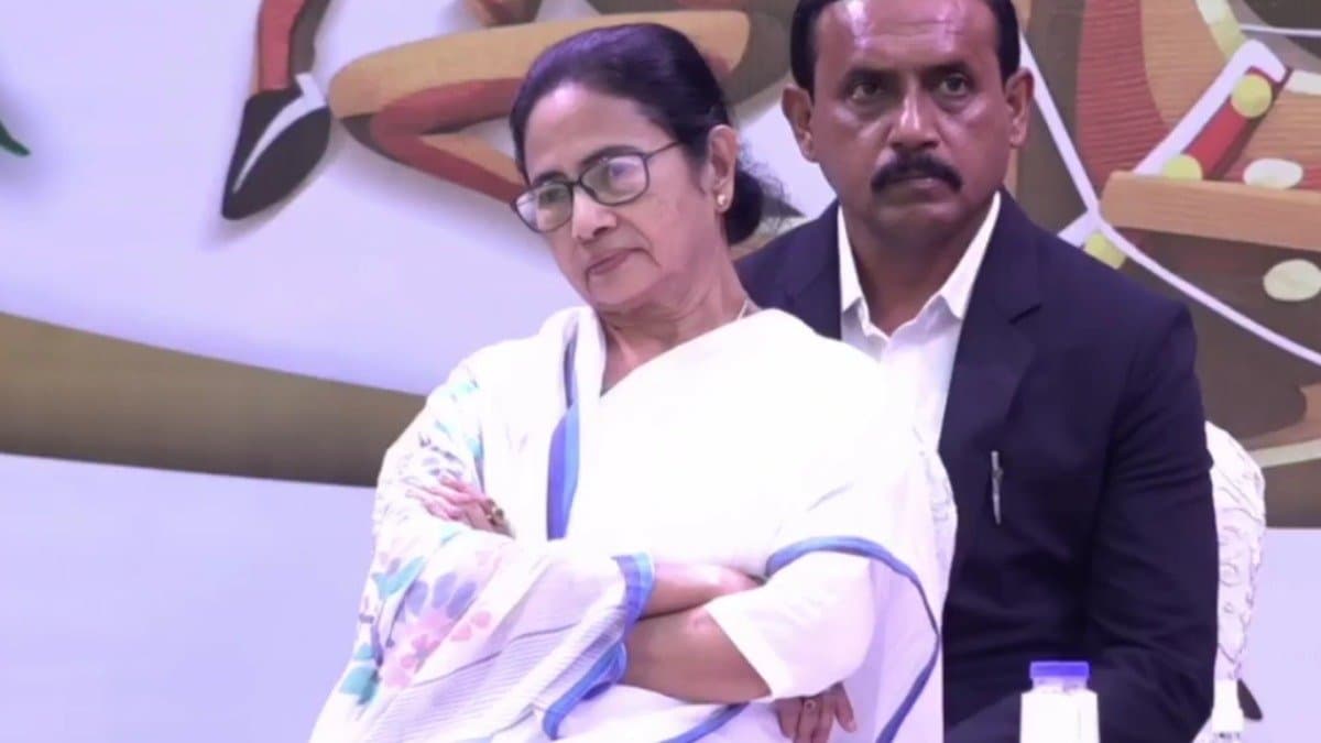 Mamata Banerjee inaugurated Christmas carnival in Kolkata, criticised Amit shah over his comment on BR Ambedkar gnr