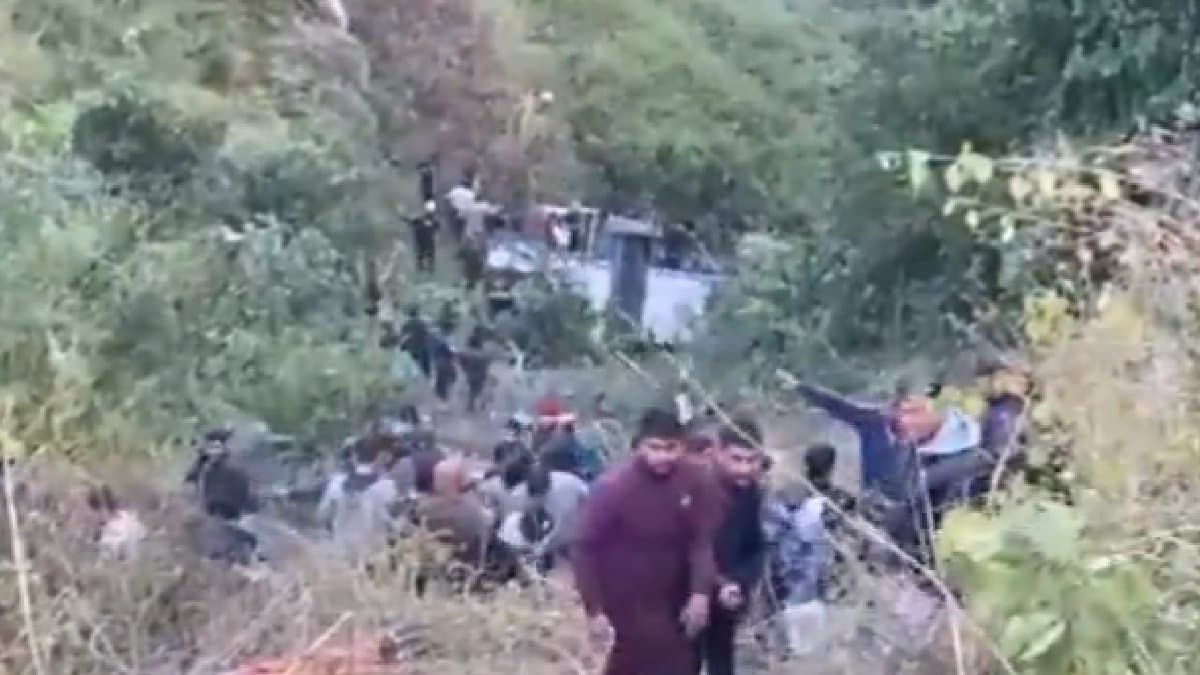 Uttarakhand accident Bus falls into 100-metre ditch in Bhimtal 4 dead gnr