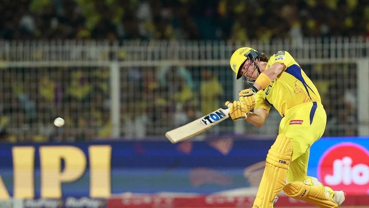 Chennai super kings comments on Urvil patel video fans call him as Mahendra singh Dhoni Junior