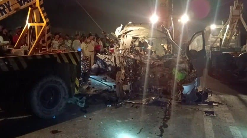 Malda: গ্যাস ট্যাঙ্কারের পিছনে সজোরে ধাক্কা গাড়ির, মালদহে মৃত ৩ 