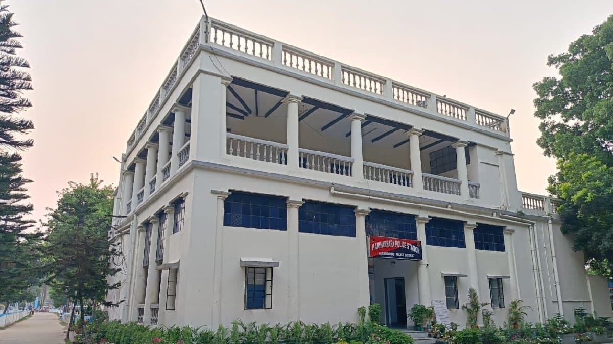 Clash between two group in Murshidabad one hospitalised 