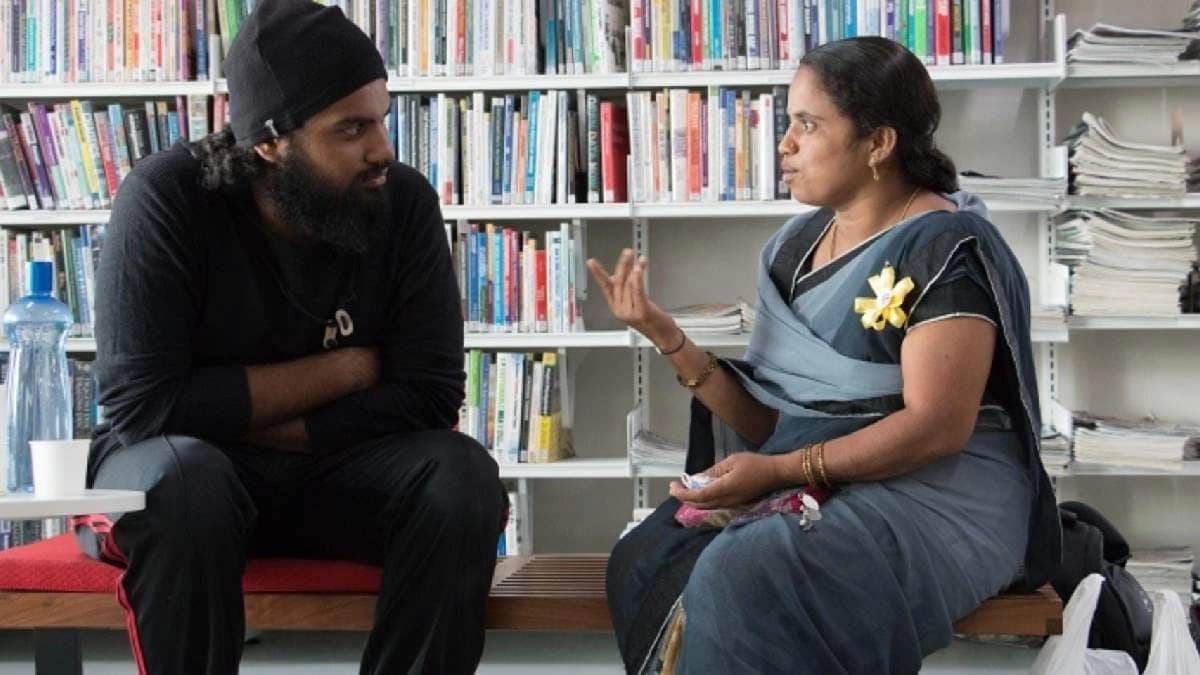 বই নয়, মানুষের লাইব্রেরি! এখানে ৩০ মিনিটের জন্য ভাড়া পাওয়া যায় আবরণহীন মানুষ