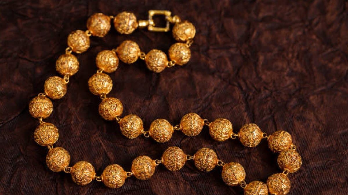  Gold Price Today Huge Price Fall Check 22 and 24 Carat Gold Price on 24 October