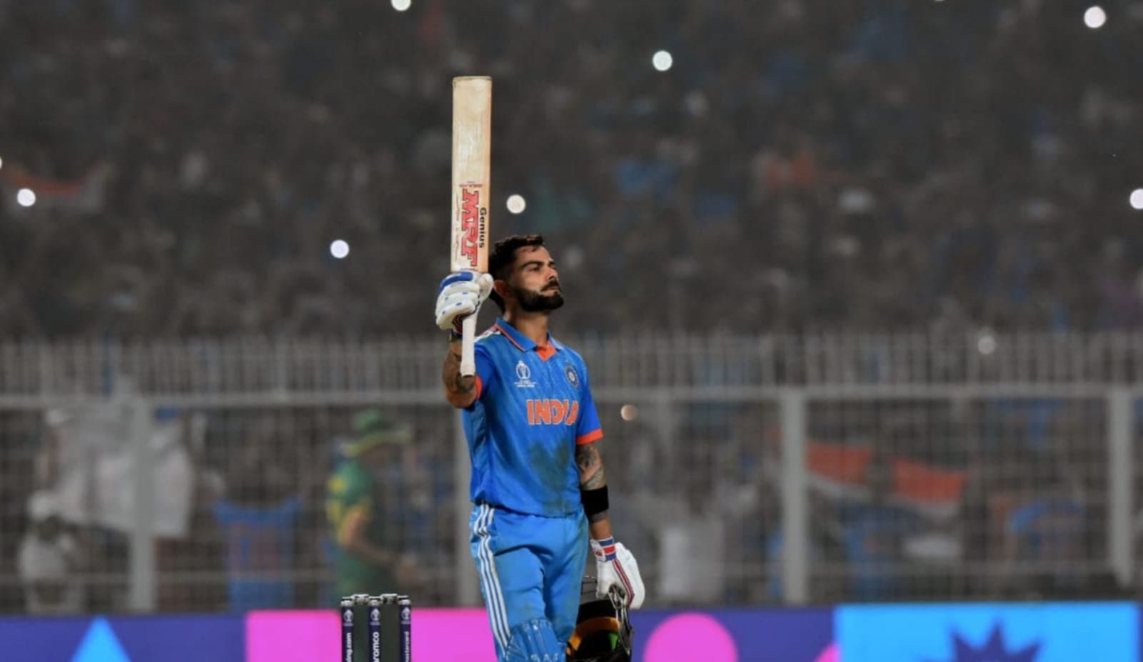 Virat Kohli: ৪৯ নট আউট! জন্মদিনে বিরাট ইনিংসে শচীনকে ছুঁলেন কোহলি