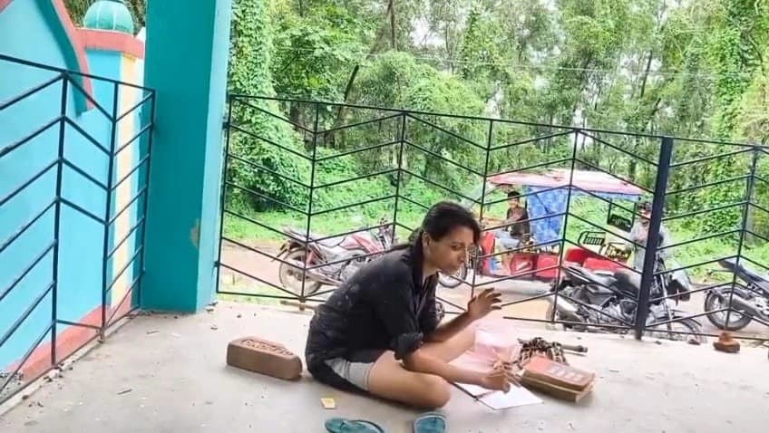 Strange Behaviour Of A Famous Actress