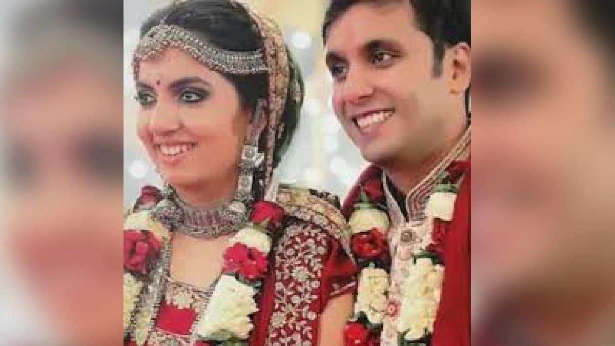  giving you 10 minutes CCTV Footage Of Heated Argument Between Delhi Bakery Owner Wife Goes Viral gnr 