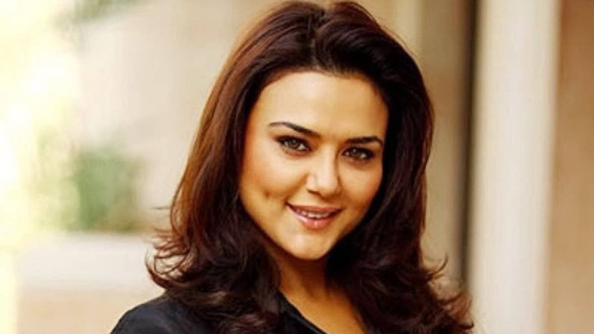 Actress Preity Zinta criticises Congress Kerala s tweet and clarifies her 18 cr rupees loan was paid off 10 years ago ENT