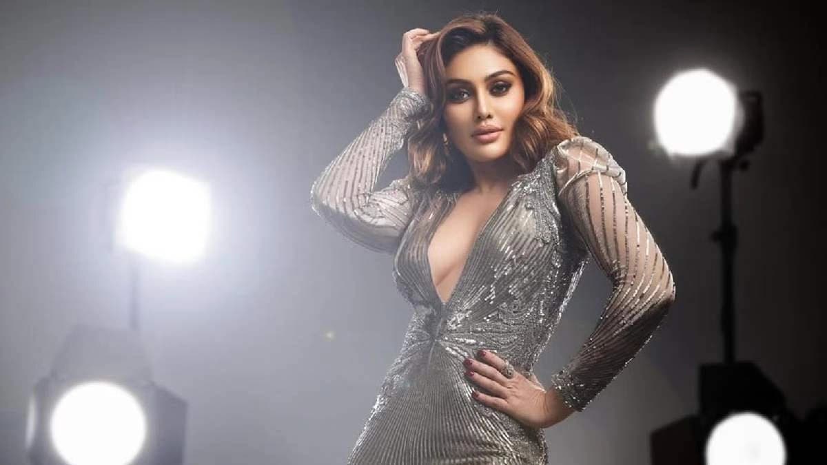 ‘কাঁটা লাগা গার্ল’-এর সঙ্গে তুমুল নাচ এই ভারতীয় তারকার, শেফালি জারিওয়ালার এই বিশেষ ভিডিও ভাইরাল