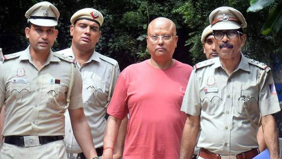 'বললাম পিরিয়ডস হয়েছে আমাকে দয়া করে ছেড়ে দিন! পাত্তা না দিয়ে আমাকে জোর করেই...'  দিল্লির স্বঘোষিত “বাবা” চৈতন্যানন্দ সরস্বতীর আরেক নৃশংসতা ফাঁস! 