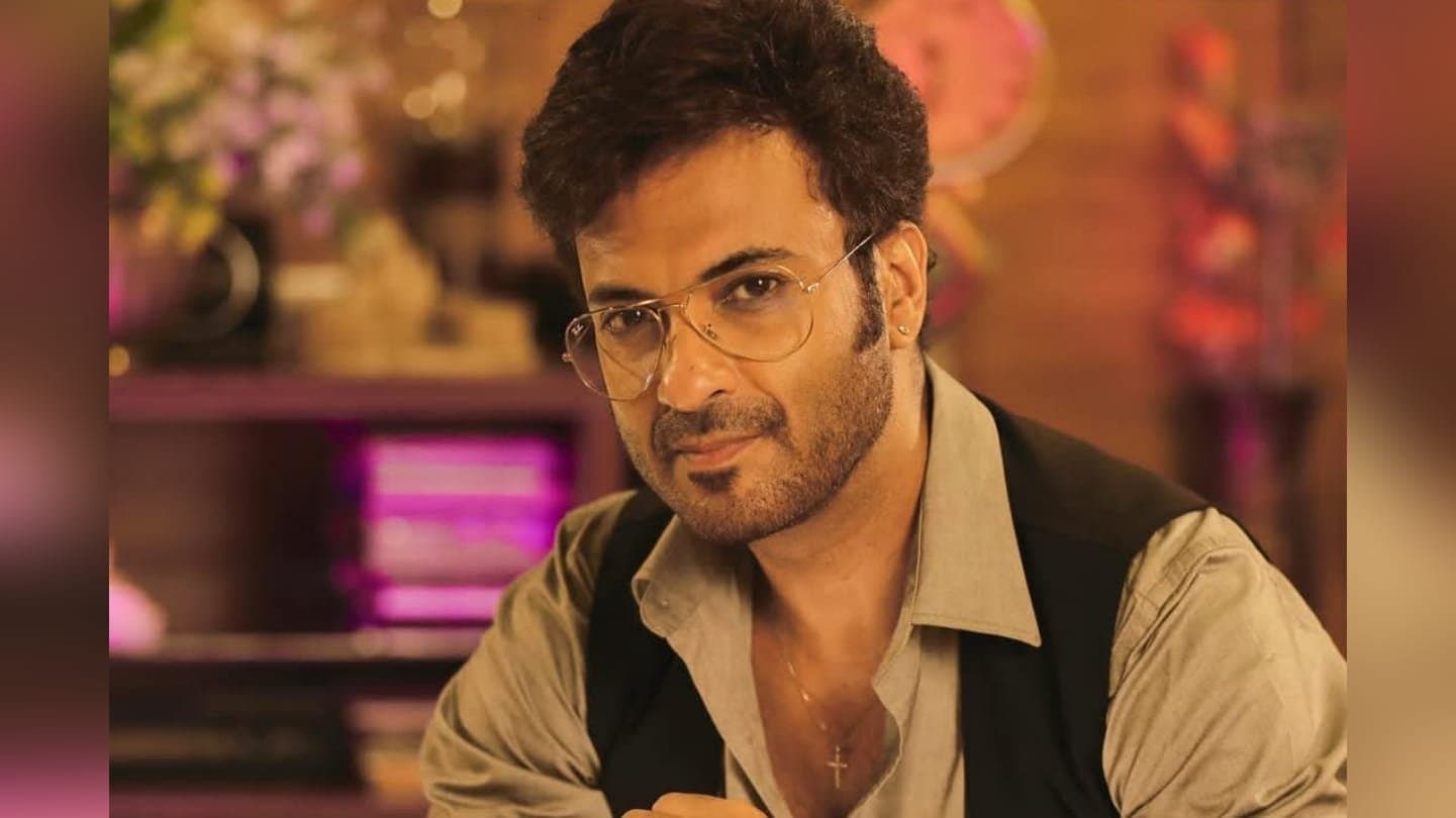    actor samrat mukherji who playing lead on sun bangla serial akash kusum shared his thought of new generations actors ent