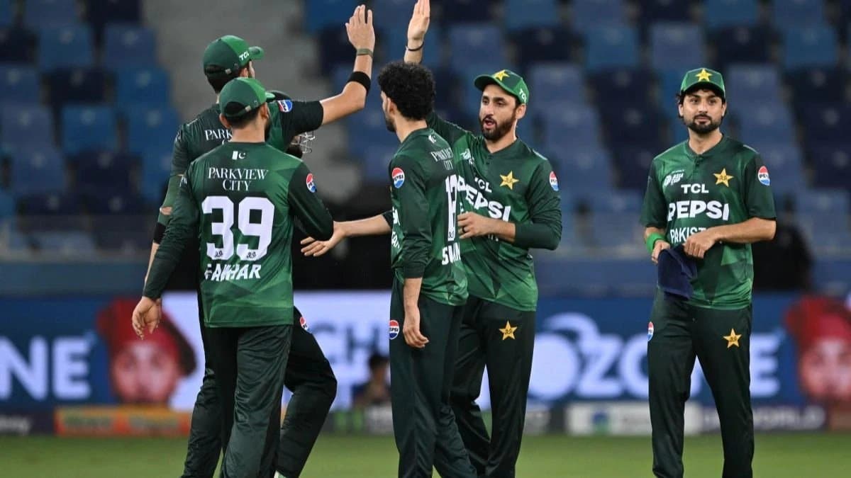 Waqar Younis frustrated with Pakistan stars woeful show in Asia Cup 