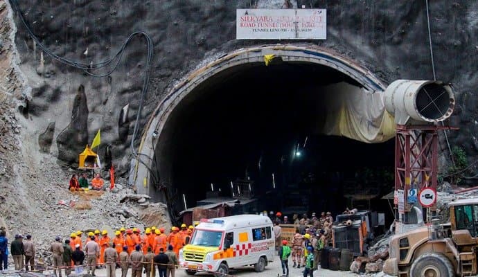 Uttarakhand: 'ভয়ের কারণে কাজ থেমে থাকবে না', বিপর্যস্ত সুড়ঙ্গে কাজে ফিরছেন উদ্ধার হওয়া শ্রমিক 