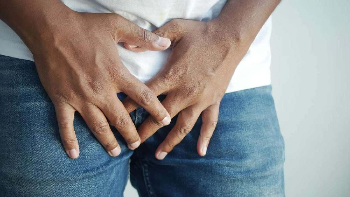 Reproductive health: primary symptoms of syphilis it spreads by physical intimacy