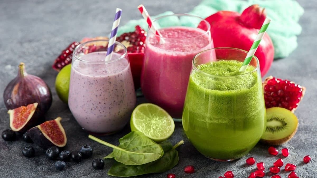 This homemade iron rich smoothie increase your heamoglobin rate and make you healthy lif