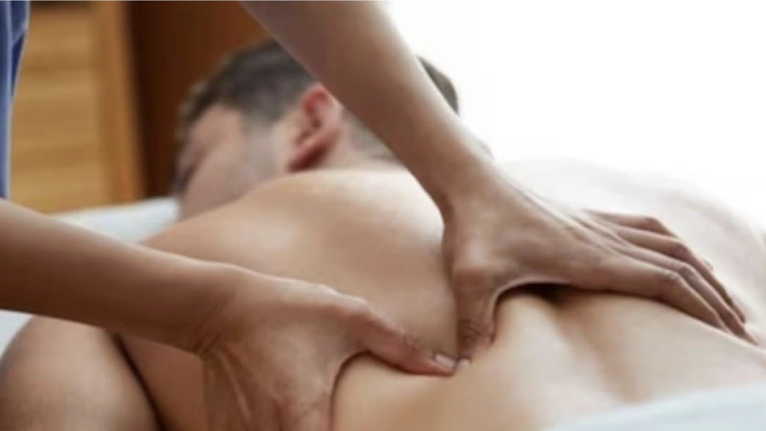  63 Year Old Buisness Blackmailed With Obscene Video After Spa Loses 50 Thousands Rupees 