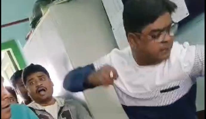 Teachers beaten by outsiders in Narendrapur school 