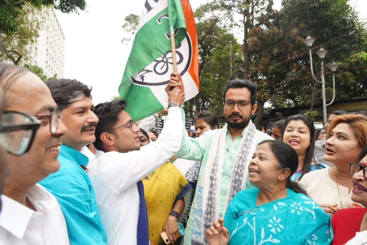 তৃণমূলে যোগ দিলেন মতুয়া সম্প্রদায়ের নেতা মুকুটমণি অধিকারী