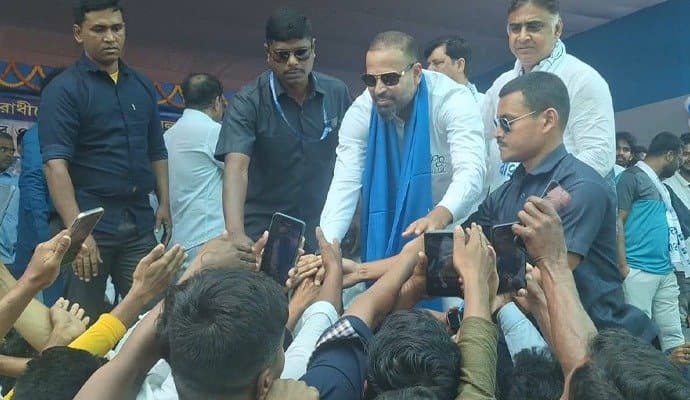 Yusuf Pathan: ‘‌প্রার্থী হিসেবে অধীরকে সম্মান করি, কিন্তু এবার বদল চাই’‌,‌ প্রচারে বেরিয়ে বললেন ইউসুফ পাঠান 