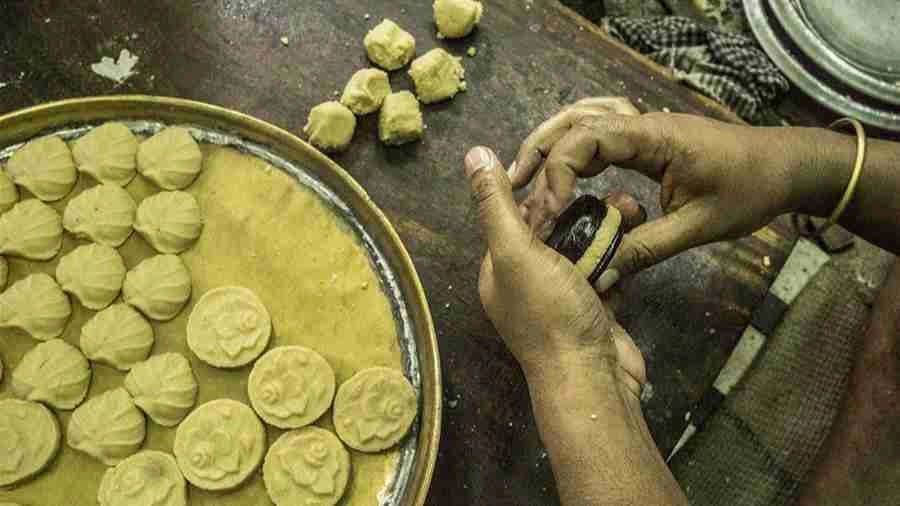 Bhai Phonta Sweets Record Price Hike in West Bengal 