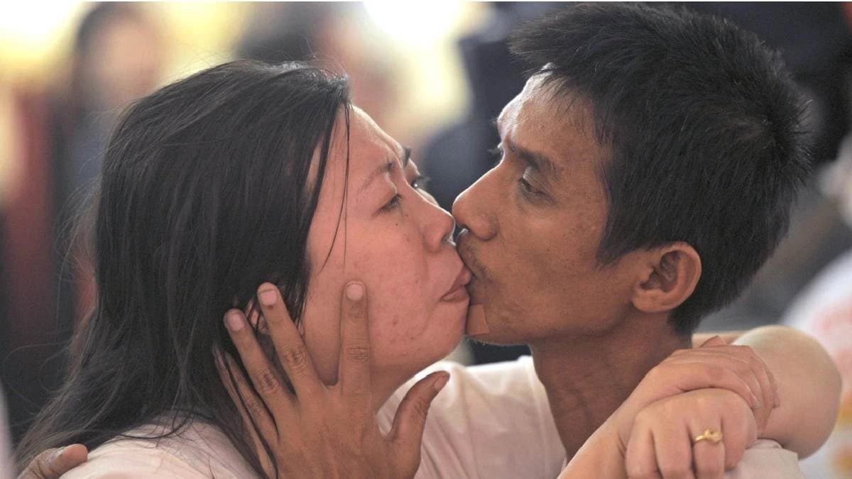 Guinness World record: Thai Couple creates Longest Kiss of the World record