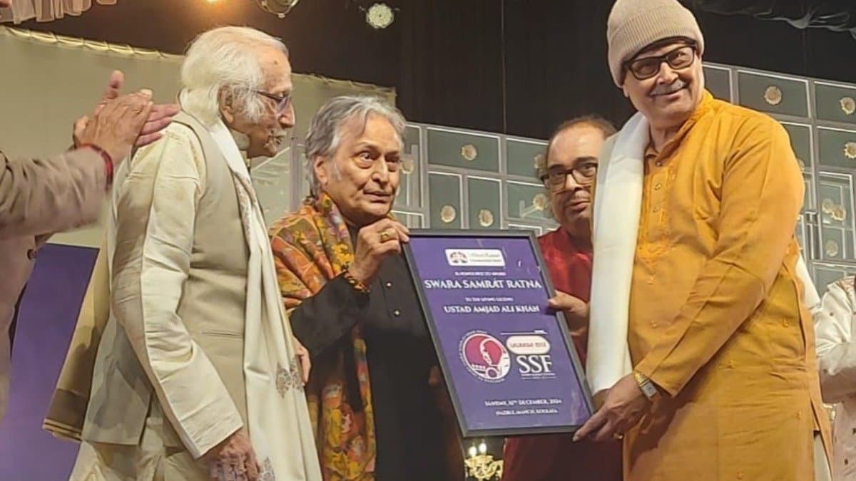 'স্বর সম্রাট' রত্ন পুরস্কার পেলেন আমজাদ আলি খান, শীতের আমেজে রাগ সঙ্গীতের ওমে মজল কলকাতা