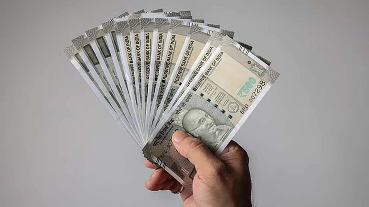 LIC Jeevan Shiromani policy four years premium one crore benefit assured guaranty 