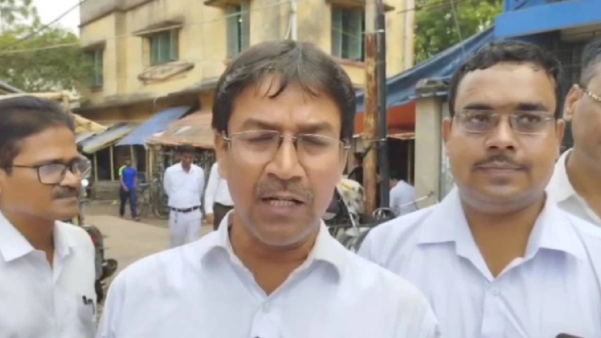 Advocates protest in sreerampore court