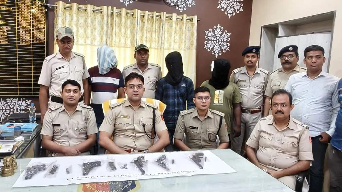 খড়দহের পর এবার মুর্শিদাবাদ, ২৪ ঘন্টার মধ্যে উদ্ধার বিপুল পরিমান আগ্নেয়াস্ত্র এবং গুলি