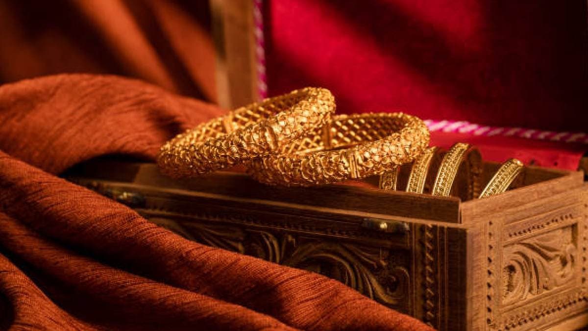 Huge Gold Price fall again Check 22 and 24 Carat Gold Price on 28 october